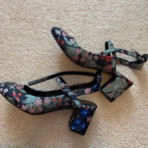 Crochet patterned heels